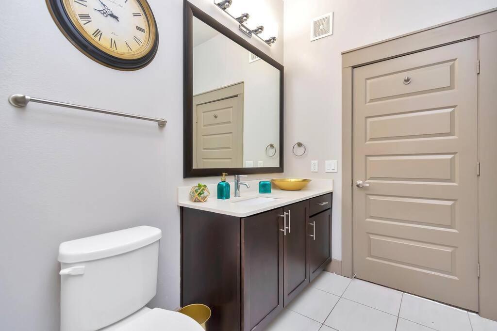 Penthouse Cool-Oasis-In-Houston-Rental Car Available-View-Great-Sleep Exterior foto