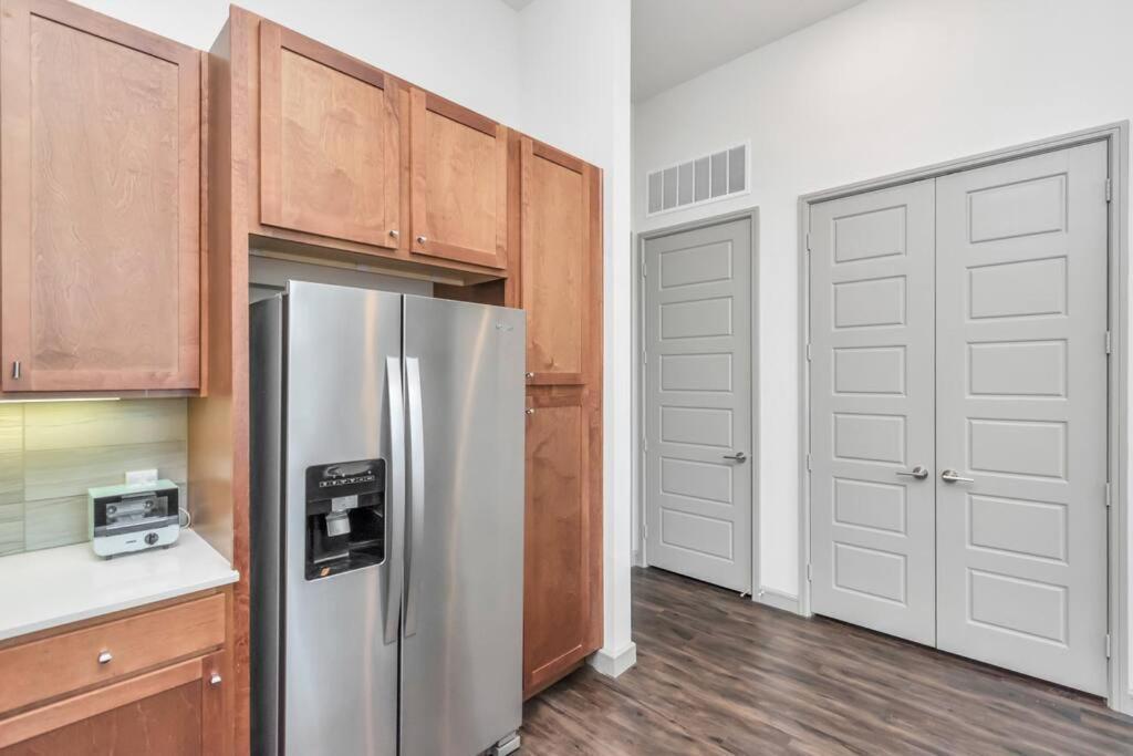 Penthouse Cool-Oasis-In-Houston-Rental Car Available-View-Great-Sleep Exterior foto